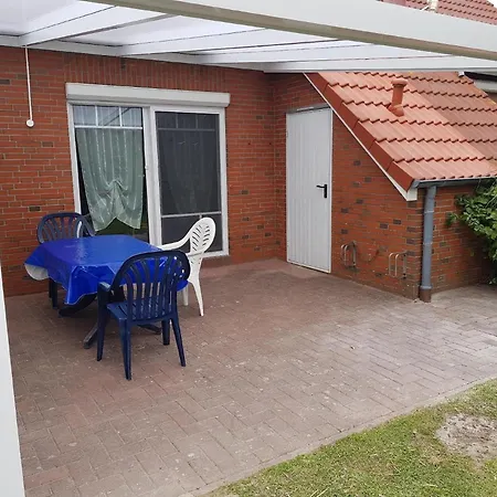 Holiday home In Nessmersiel Mit Grosser Terrasse Dornum